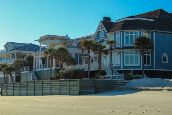 Oceanfront vs. Soundfront Homes in the Outer Banks: Costs, Rentals, Insurance & Which Is Best?